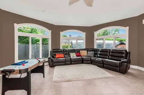 4 Knox Place Staten Island NY 10314