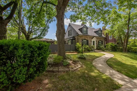 4 Knox Place Staten Island NY 10314
