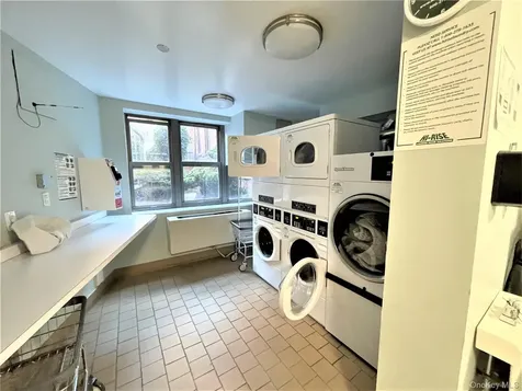 516 W 47th Street New York (manhattan) NY 10036