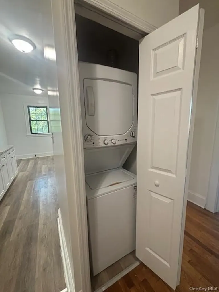28 W Neck Road Huntington NY 11743