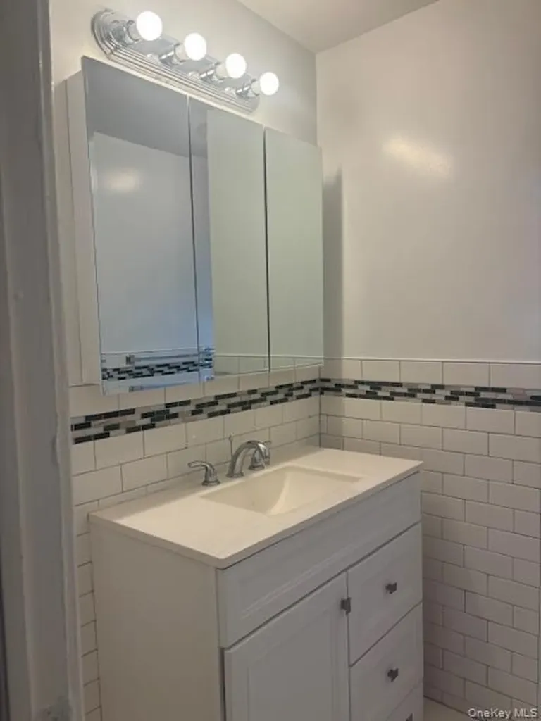 28 W Neck Road Huntington NY 11743