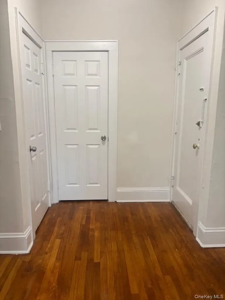 28 W Neck Road Huntington NY 11743