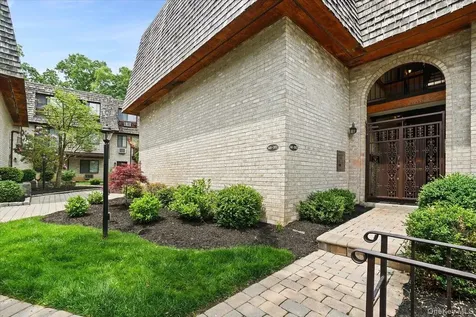 555 Central Park Avenue Scarsdale NY 10583