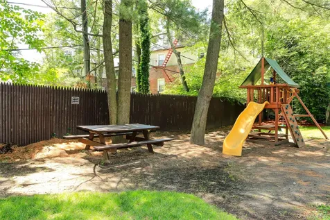 555 Central Park Avenue Scarsdale NY 10583