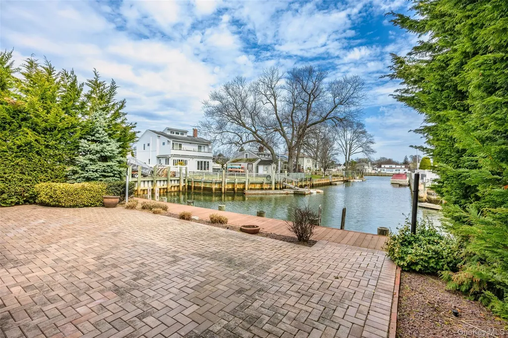 119 Alhambra Road Massapequa NY 11758