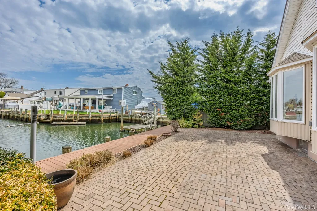 119 Alhambra Road Massapequa NY 11758