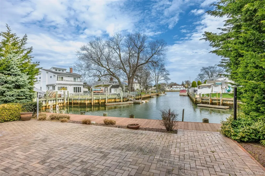 119 Alhambra Road Massapequa NY 11758