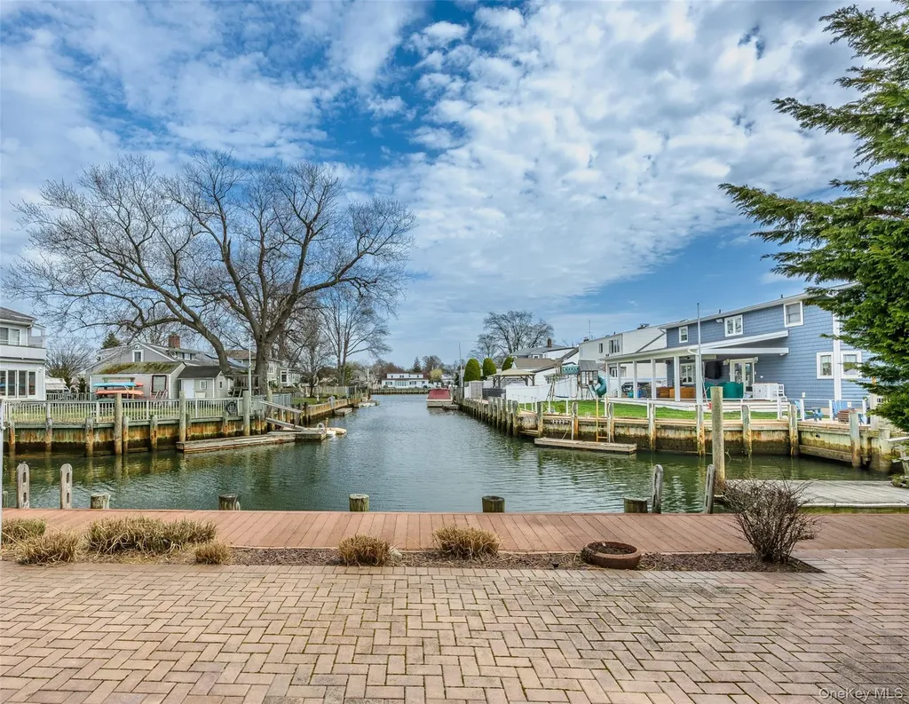 119 Alhambra Road Massapequa NY 11758
