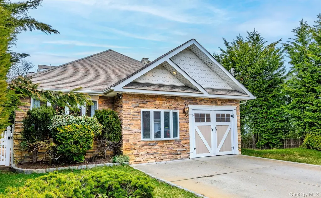 119 Alhambra Road Massapequa NY 11758