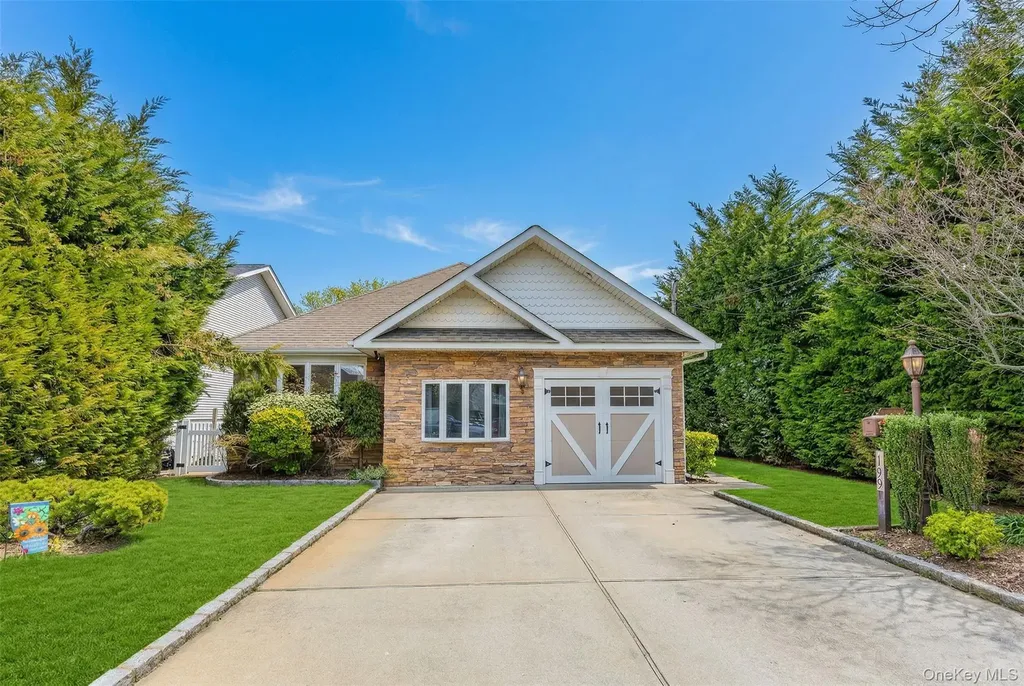 119 Alhambra Road Massapequa NY 11758