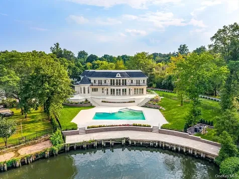566 E Shore Road Great Neck NY 11024
