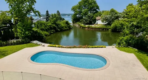 566 E Shore Road Kings Point NY 11024