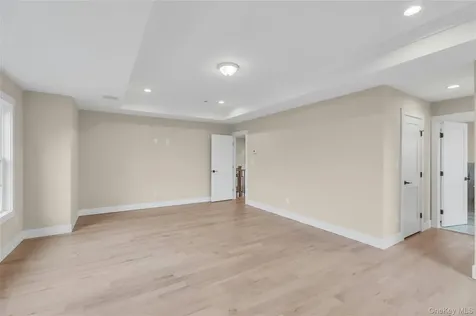 76 Wyoming Court Syosset NY 11791