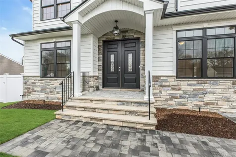 76 Wyoming Court Syosset NY 11791