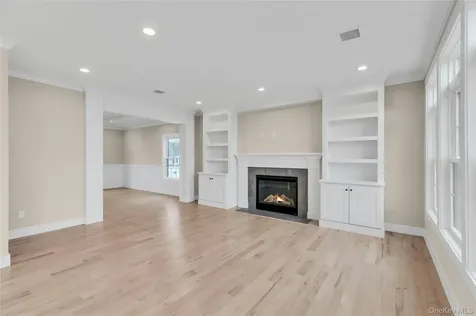 76 Wyoming Court Syosset NY 11791