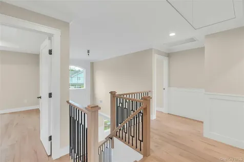 76 Wyoming Court Syosset NY 11791