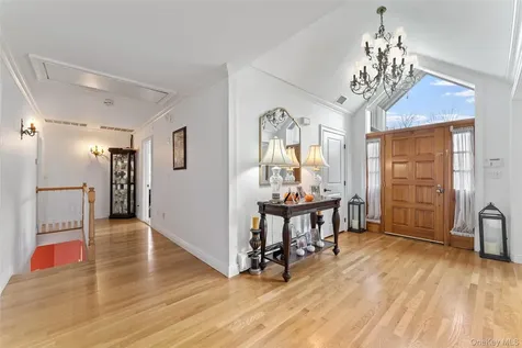 6 Hunting Ridge Road White Plains NY 10605