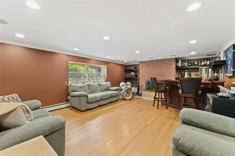 6 Hunting Ridge Road White Plains NY 10605