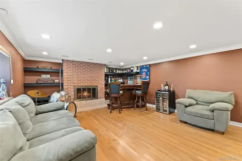 6 Hunting Ridge Road White Plains NY 10605