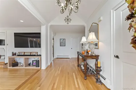 6 Hunting Ridge Road White Plains NY 10605