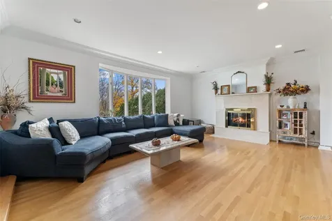 6 Hunting Ridge Road White Plains NY 10605