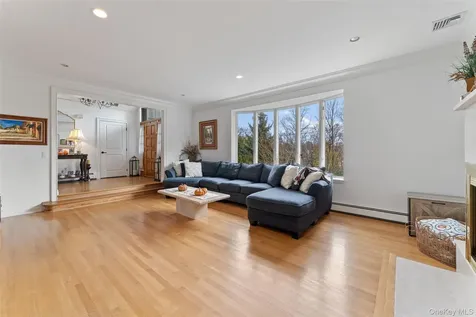 6 Hunting Ridge Road White Plains NY 10605