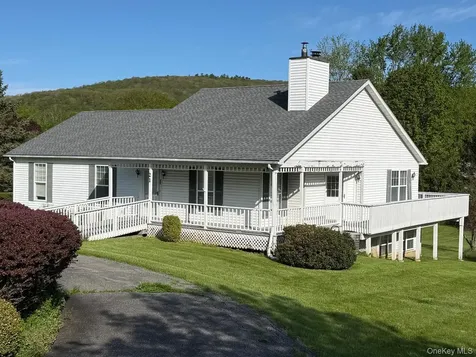 21 Ohandley Drive Amenia NY 12501