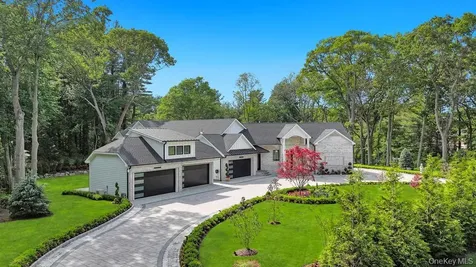 2 Chelmsford Drive Muttontown NY 11545