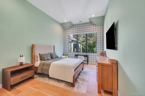 2 Chelmsford Drive Muttontown NY 11545
