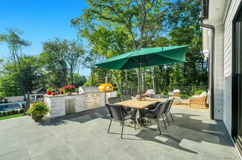 2 Chelmsford Drive Muttontown NY 11545