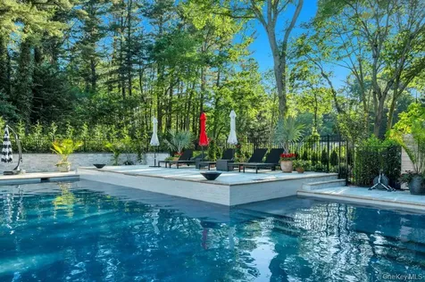 2 Chelmsford Drive Muttontown NY 11545