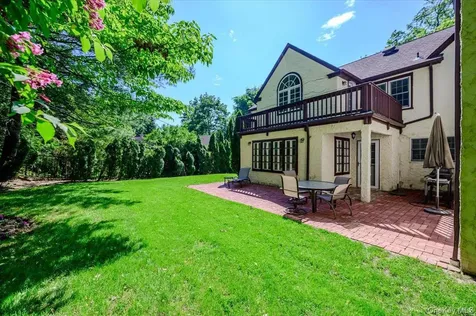 11 Myrtle Drive Great Neck NY 11021