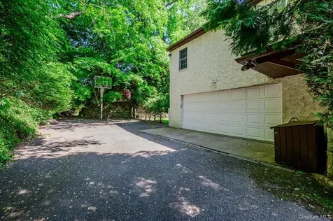 11 Myrtle Drive Great Neck NY 11021