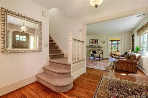 11 Myrtle Drive Great Neck NY 11021