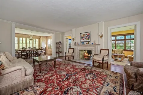 11 Myrtle Drive Great Neck NY 11021