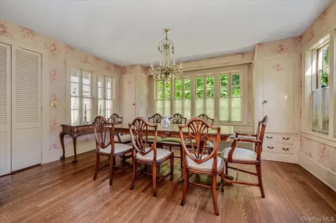 11 Myrtle Drive Great Neck NY 11021