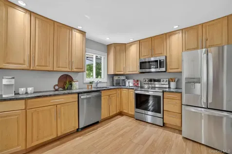 2435 Susan Court Yorktown Heights NY 10598