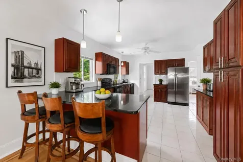 17 Old Orchard Road New Rochelle NY 10804
