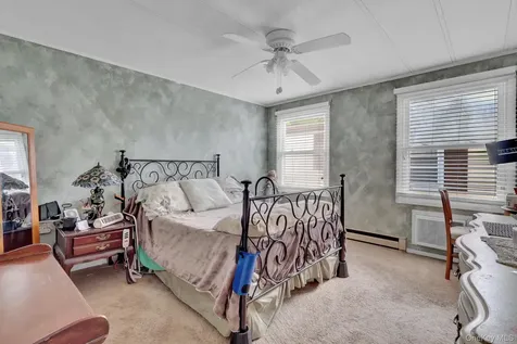131 Village Circle West Manorville NY 11949