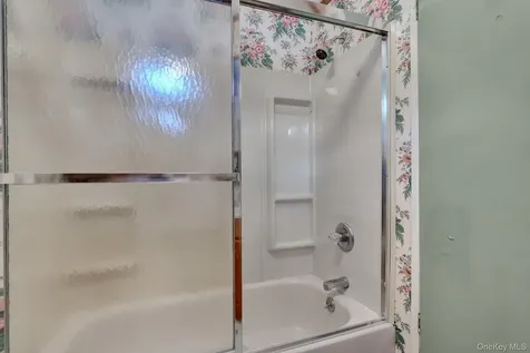 131 Village Circle West Manorville NY 11949