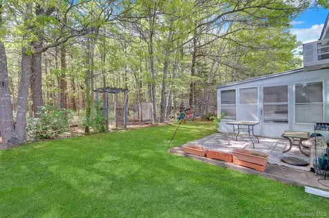 131 Village Circle West Manorville NY 11949