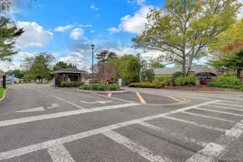 131 Village Circle West Manorville NY 11949