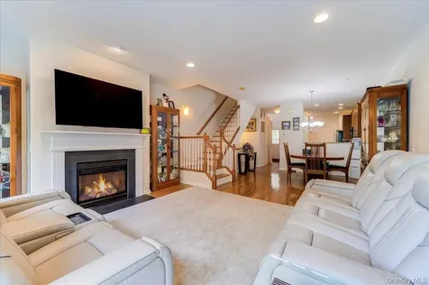 506 Southview Drive Poughkeepsie NY 12601