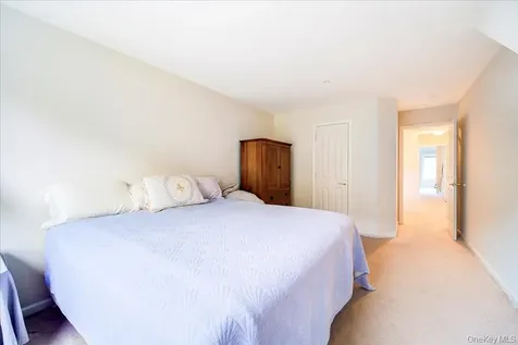 506 Southview Drive Poughkeepsie NY 12601