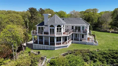 3172 Sound Avenue Baiting Hollow NY 11933