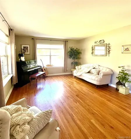 15 Silas Woods Road Manorville NY 11949