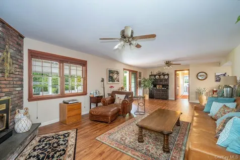 40 Hanson Lane New Rochelle NY 10804