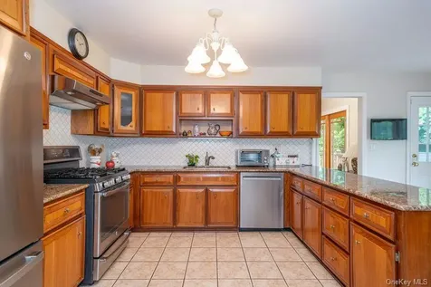40 Hanson Lane New Rochelle NY 10804