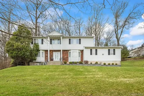20 Algonquin Circle Airmont NY 10952