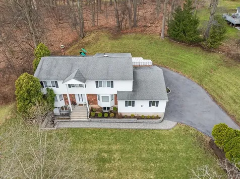 20 Algonquin Circle Airmont NY 10952